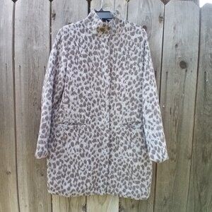 OLD NAVY COAT WOMENS SIZE M GRAY ANIMAL PRINT COLLARLESS ZIP CLOSURE POCKTES